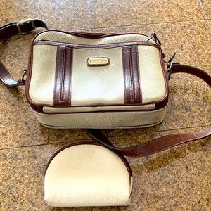 Vintage Carry land leather purse and wallet